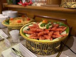 E-Outfitting Golden Country Hotel