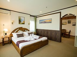 E-Outfitting Golden Country Hotel