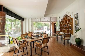 E-Outfitting Golden Country Hotel