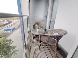 MK Hub Apartment with Oak Furniture