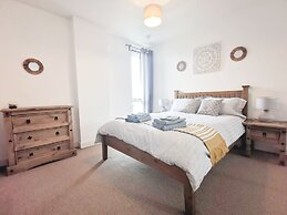 MK Hub Apartment with Oak Furniture