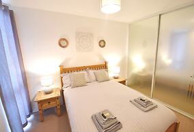 MK Hub Apartment with Oak Furniture