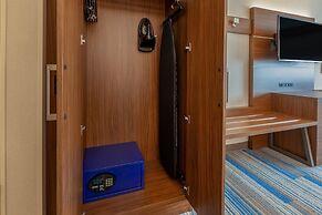 Holiday Inn Express & Suites Brunswick - Harpers Ferry Area by IHG