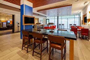 Holiday Inn Express & Suites Brunswick - Harpers Ferry Area by IHG