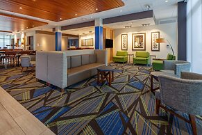 Holiday Inn Express & Suites Brunswick - Harpers Ferry Area by IHG