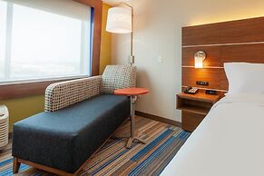 Holiday Inn Express & Suites Brunswick - Harpers Ferry Area by IHG
