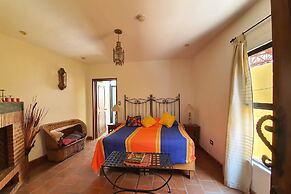 Capital O Hotel Al Son de los Santos - Hostel