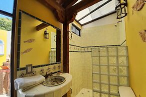 Capital O Hotel Al Son de los Santos - Hostel