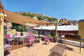 Capital O Hotel Al Son de los Santos - Hostel