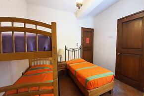 Capital O Hotel Al Son de los Santos - Hostel