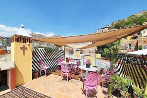 Capital O Hotel Al Son de los Santos - Hostel