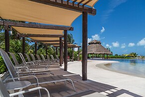 ARENA Stunning 2 BDR Beachfront- Designer Vibes