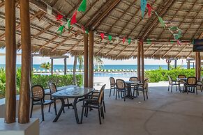 ARENA Stunning 2 BDR Beachfront- Designer Vibes