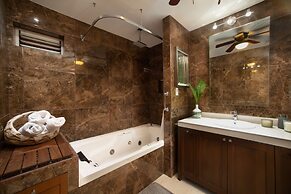 ARENA Stunning 2 BDR Beachfront- Designer Vibes