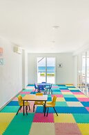 ARENA Stunning 2 BDR Beachfront- Designer Vibes