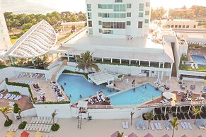 CHIC- Newly Renovated 1 BDR at the best beach
