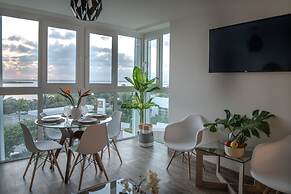 CHIC- Newly Renovated 1 BDR at the best beach