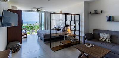 BRISA Beachfront Studio- Amazing Oceanview
