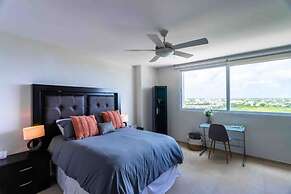 MAREA Beachfront 2 BDR - Stunning Oceanview