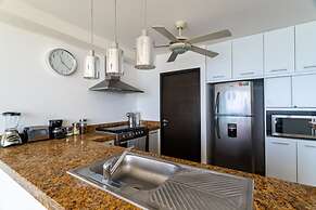 MAREA Beachfront 2 BDR - Stunning Oceanview