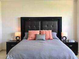 MAREA Beachfront 2 BDR - Stunning Oceanview