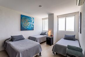 MARINA Beachfront 2 BDR- Amazing Oceanview