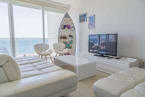 MARINA Beachfront 2 BDR- Amazing Oceanview