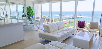 MARINA Beachfront 2 BDR- Amazing Oceanview