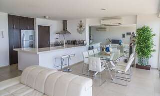 MARINA Beachfront 2 BDR- Amazing Oceanview