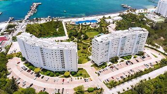 MARINA Beachfront 2 BDR- Amazing Oceanview