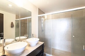 MARINA Beachfront 2 BDR- Amazing Oceanview