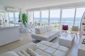 MARINA Beachfront 2 BDR- Amazing Oceanview