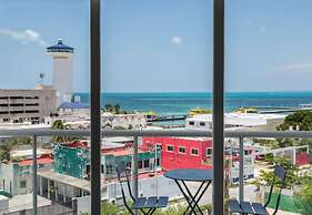 OCEAN beachfront 4 BDR -Amazing Oceanview