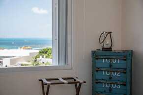 OCEAN beachfront 4 BDR -Amazing Oceanview