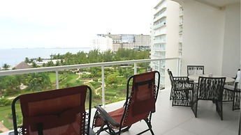 CARIBE Beachfront 2 BDR- Incredible Oceanview