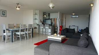 CARIBE Beachfront 2 BDR- Incredible Oceanview