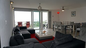 CARIBE Beachfront 2 BDR- Incredible Oceanview