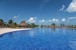 TROPICAL Beachfront 1 BDR