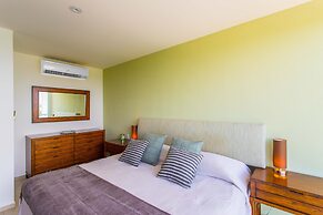 TROPICAL Beachfront 1 BDR