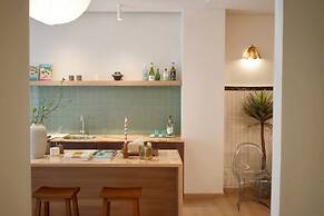 Theme Boutique Hotel