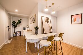 Theme Boutique Hotel