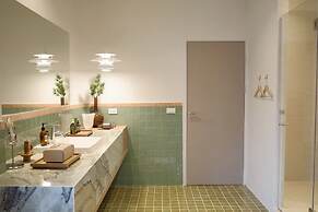 Theme Boutique Hotel