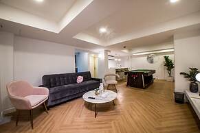 Theme Boutique Hotel