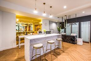 Theme Boutique Hotel