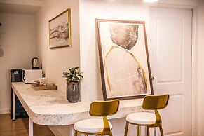 Theme Boutique Hotel