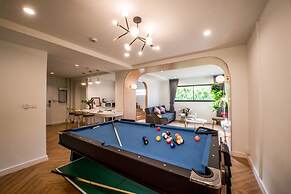 Theme Boutique Hotel