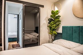 Theme Boutique Hotel