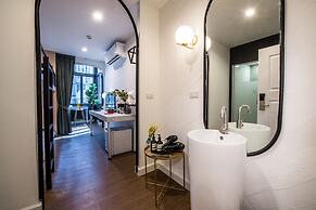 Theme Boutique Hotel