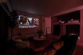 Theme Boutique Hotel