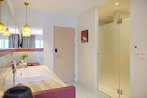 Theme Boutique Hotel